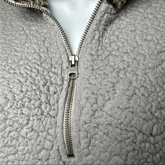 Abercrombie & Fitch Gray Crew Neck Sweater Women’s Half Zip Sherpa Pullover - Picture 3 of 9